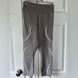 Lululemon base pace reflective legging